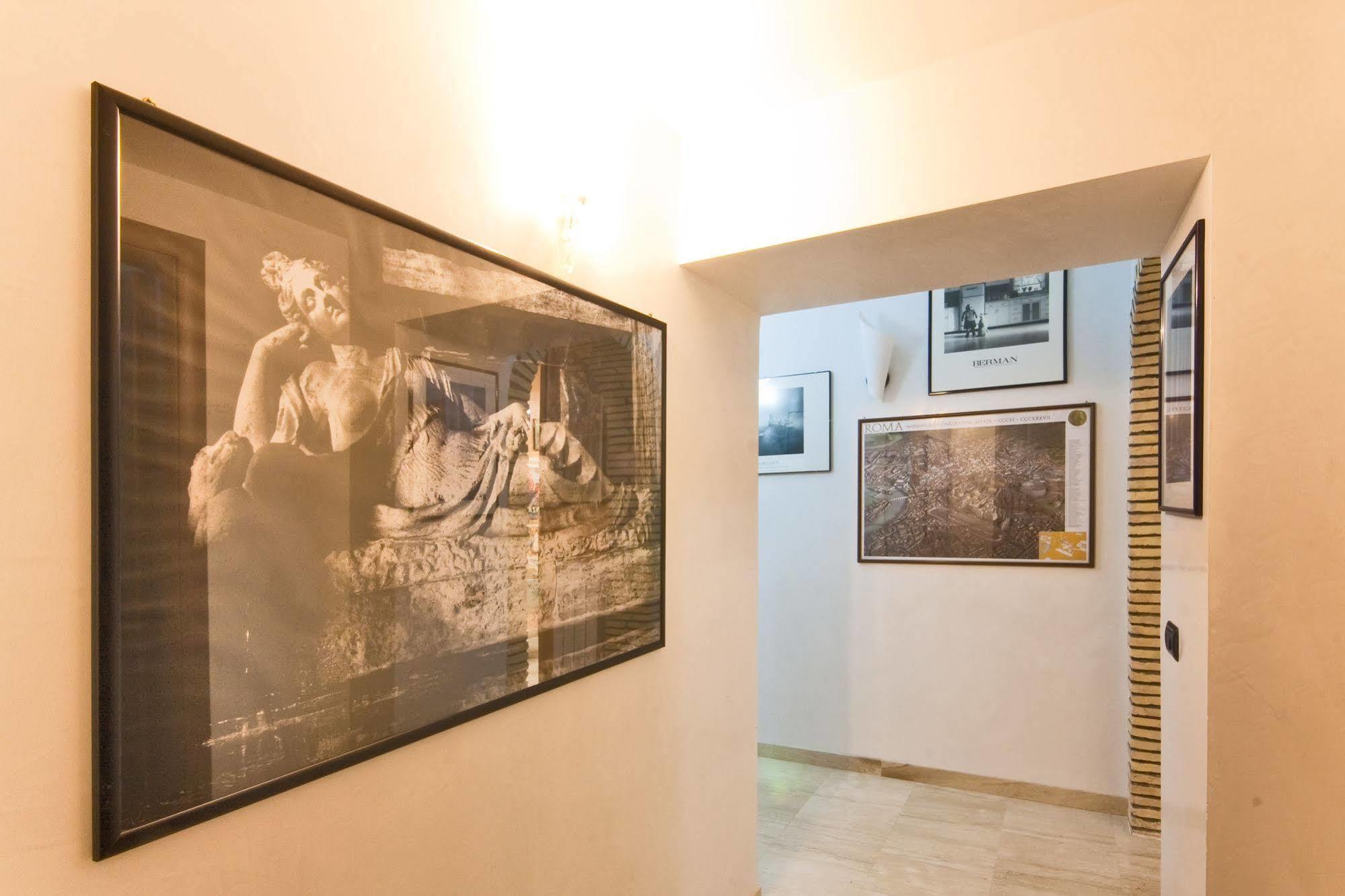 Bed & Breakfast Domusamor Colosseo Rome